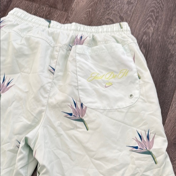 Nike Men's Floral Swim Shorts - Light Green - Picture 6 of 6